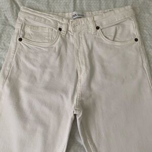Zara Off-White Denim Mid-Rise Jeans